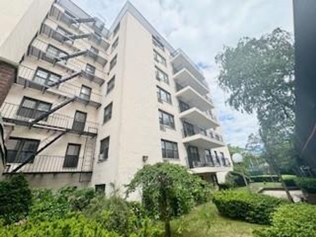 Photo of 3855 Shore Parkway #3M, Brooklyn, NY 11235 (MLS # 493002)