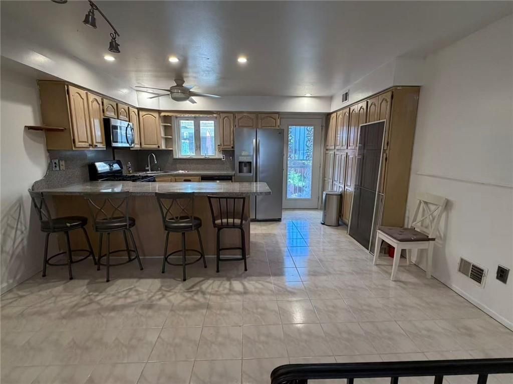 Photo of 35 Hirsch Lane, Staten Island, NY 10314 (MLS # 501204)