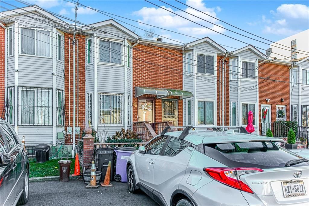 Photo of 60 Northfield Court, Staten Island, NY 10303 (MLS # 498165)