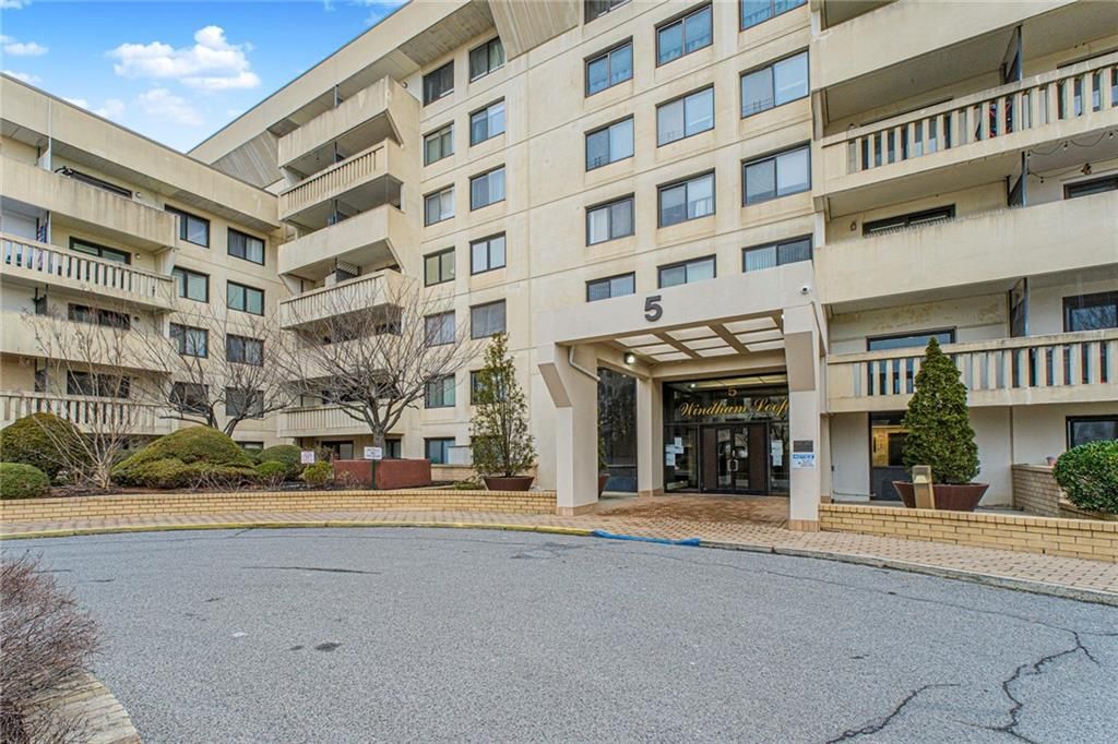 Photo of 5 Windham Loop #7I, Staten Island, NY 10314 (MLS # 498381)