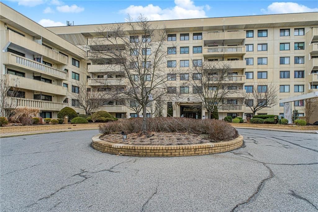 Photo of 5 Windham Loop #7I, Staten Island, NY 10314 (MLS # 498381)