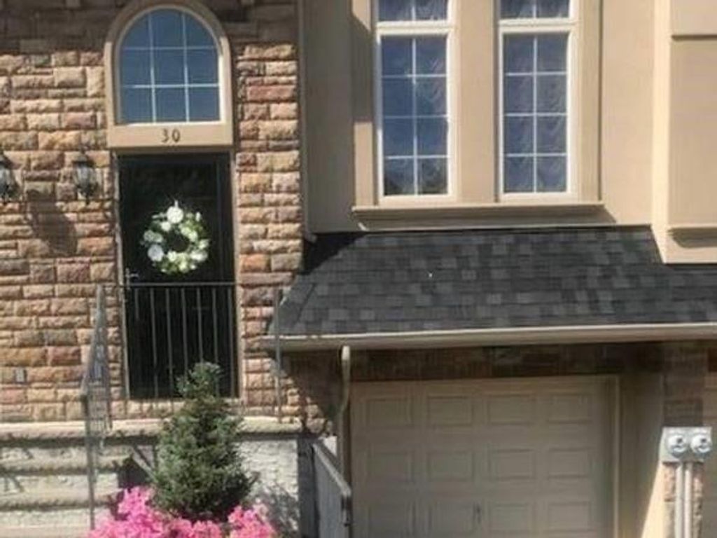 Photo of 30 Persimmon Lane, New Springville, NY 10314 (MLS # 500475)