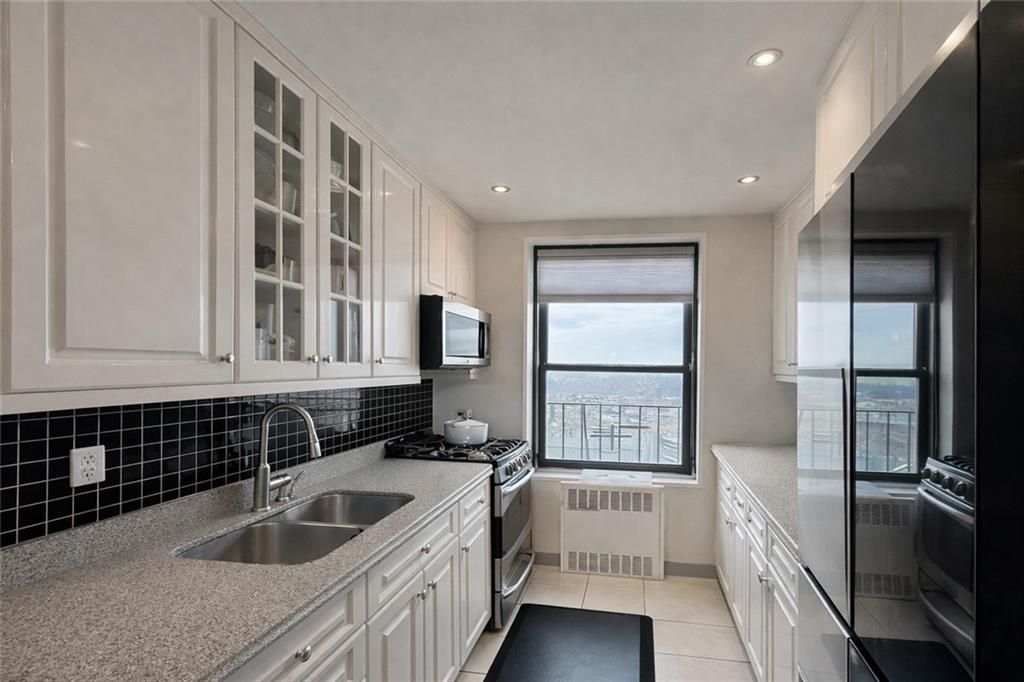 Photo of 2165 Brigham Street #6C, Brooklyn, NY 11229 (MLS # 498208)