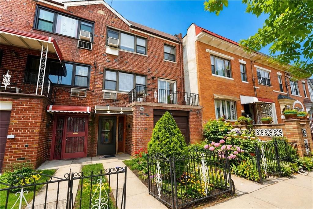 Photo of 952 Albany Avenue, Brooklyn, NY 11203 (MLS # 500957)