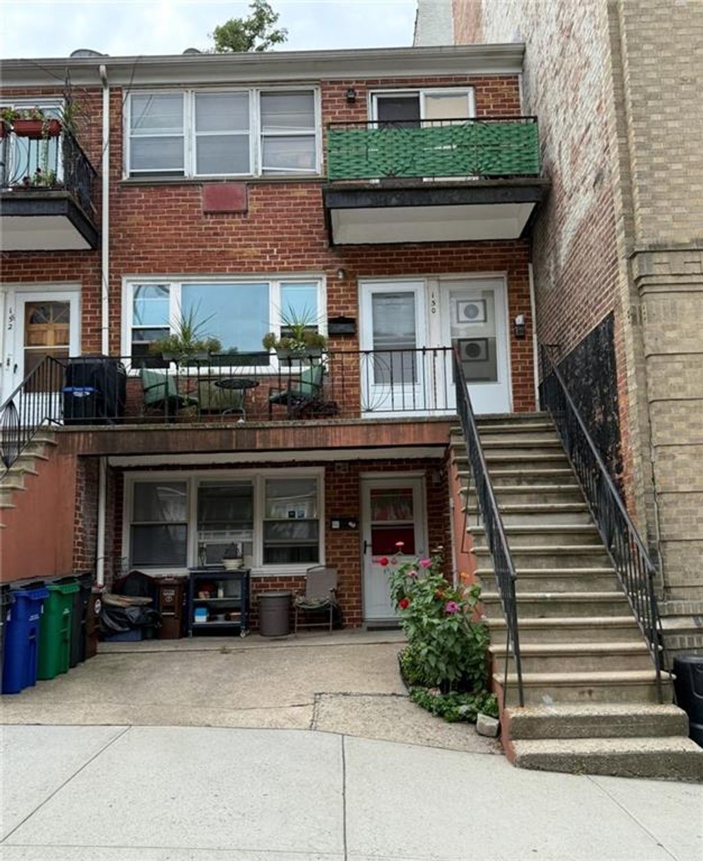 Photo of 150 Bay Ridge Parkway, Brooklyn, NY 11209 (MLS # 496490)