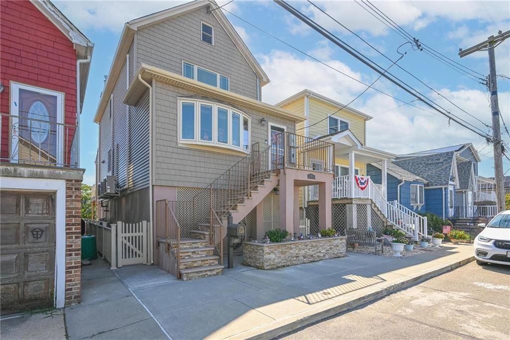 Photo of 20 18th Road, Broad Channel, NY 11693 (MLS # 500085)