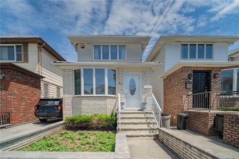 Multifamily For Sale - 27 Lloyd Court<br/> Brooklyn, NY 11223