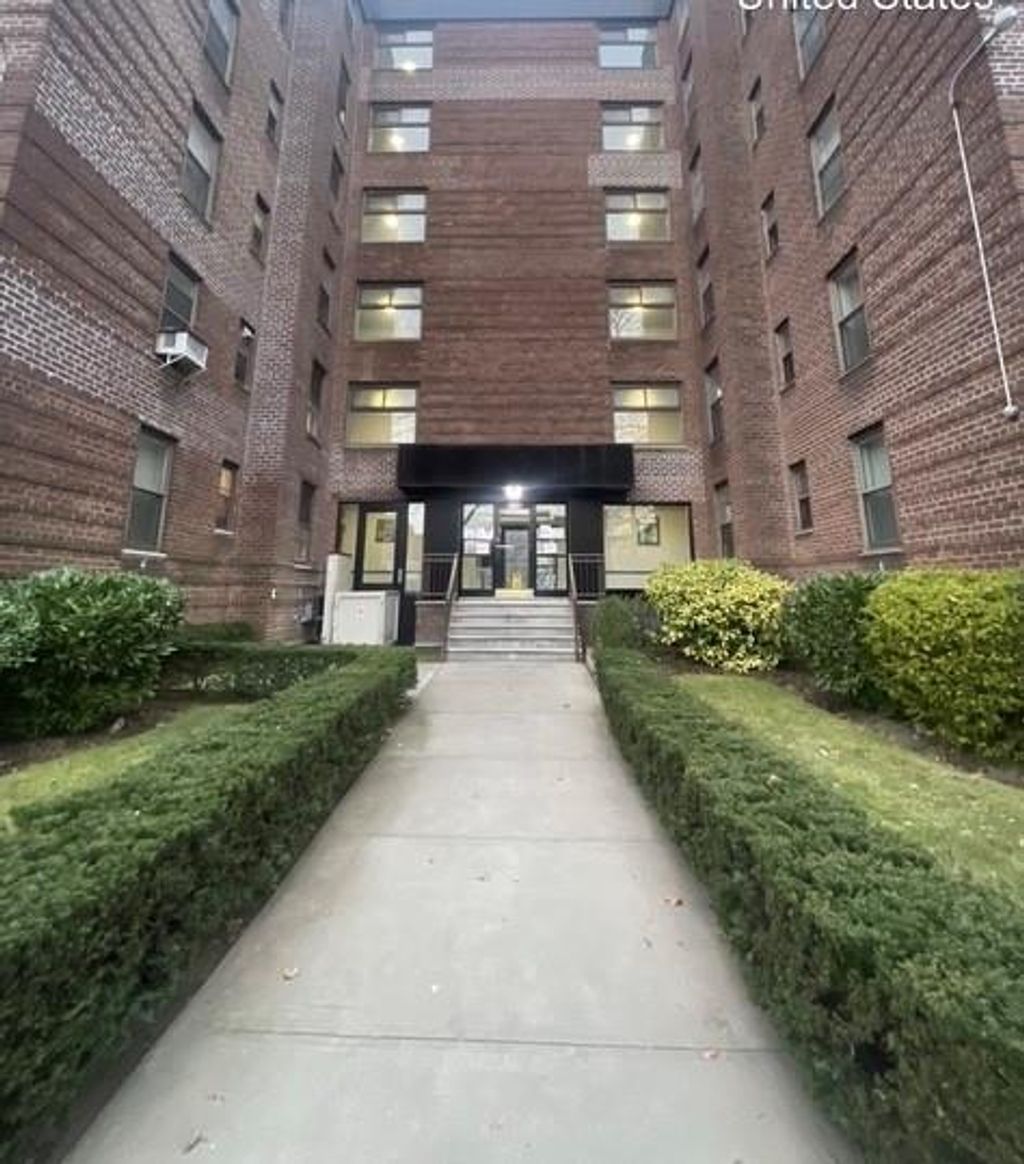 Photo of 2212 Brigham Street #5D, Brooklyn, NY 11229 (MLS # 497861)