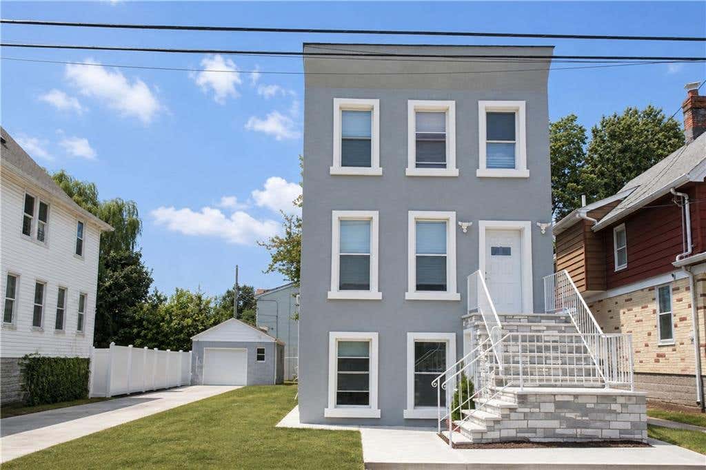 Photo of 160 Simonson Avenue, Staten Island, NY 10303 (MLS # 503773)