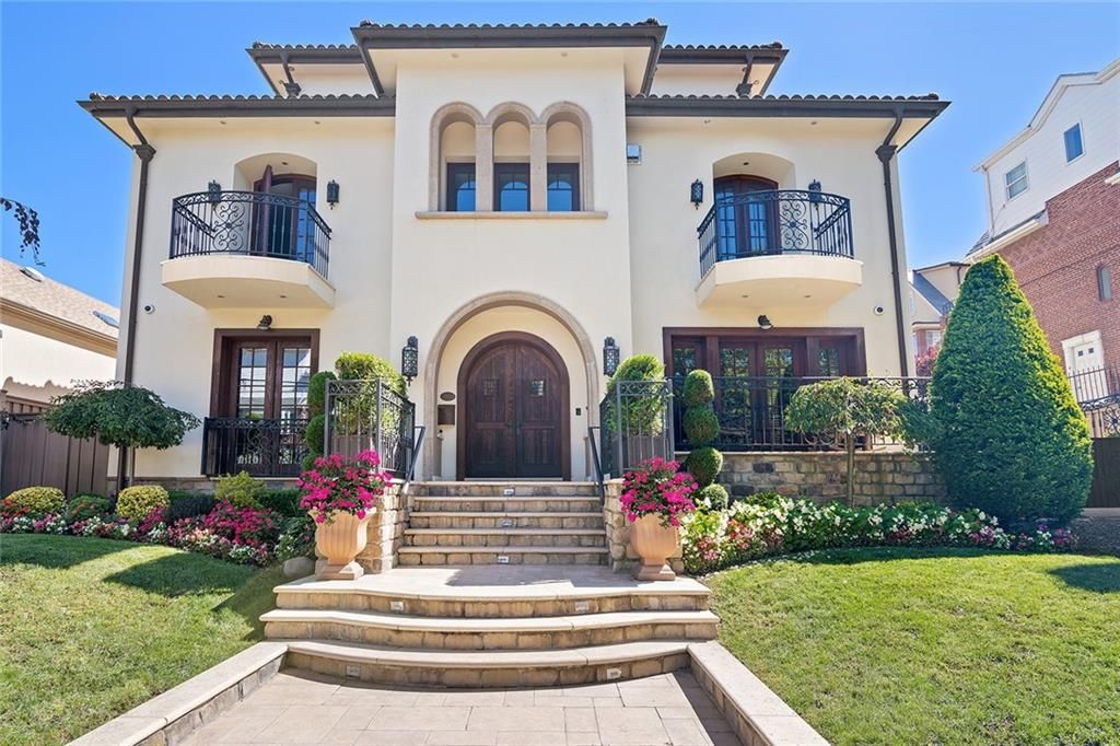 Photo of 7921 Narrows Avenue, Brooklyn, NY 11209 (MLS # 498907)