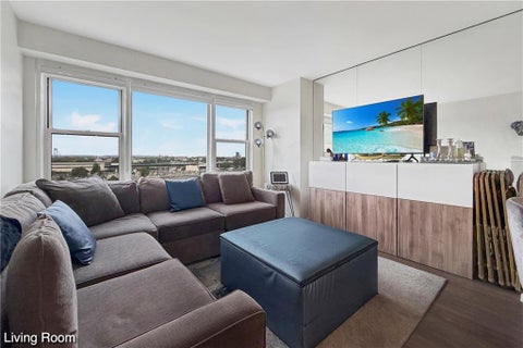 Homes For Sale - 1170 Ocean Parkway #8J<br/> Brooklyn, NY 11230