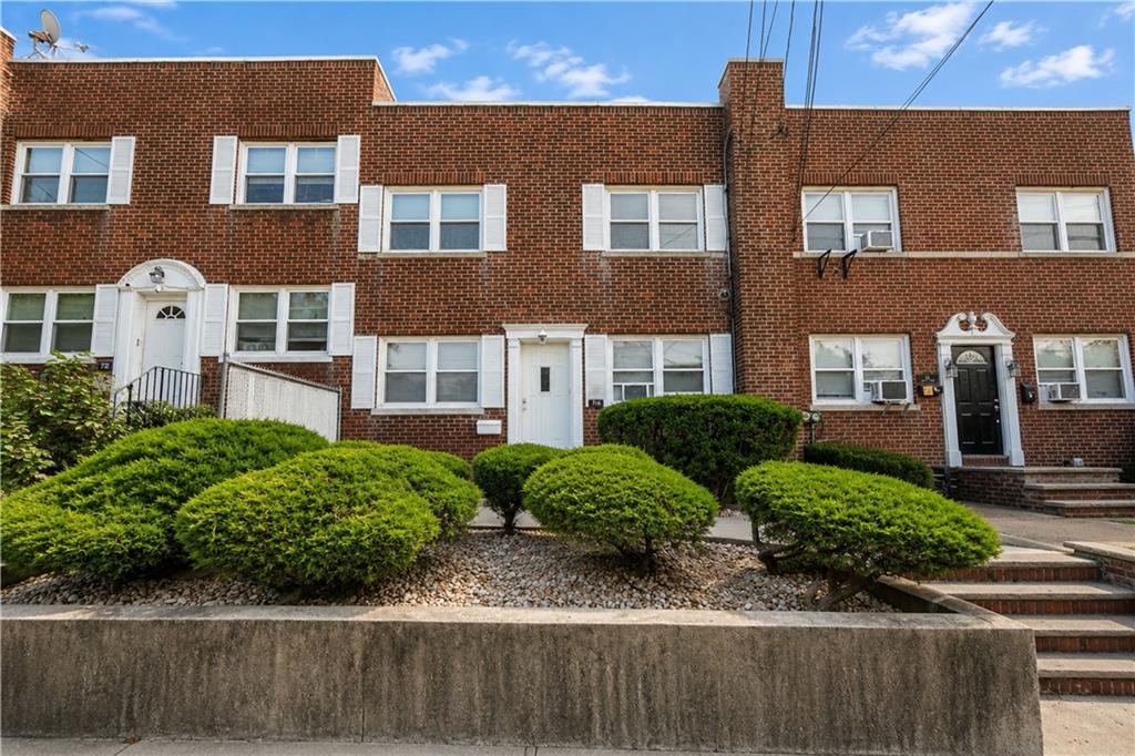 Photo 1 of 23 — 76 Dongan Avenue, Staten Island, NY 10314