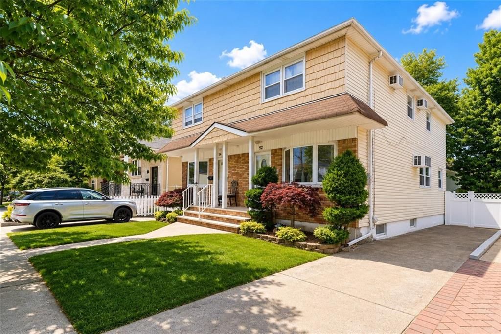 Photo of 52 Cambridge Avenue, Staten Island, NY 10314 (MLS # 501297)