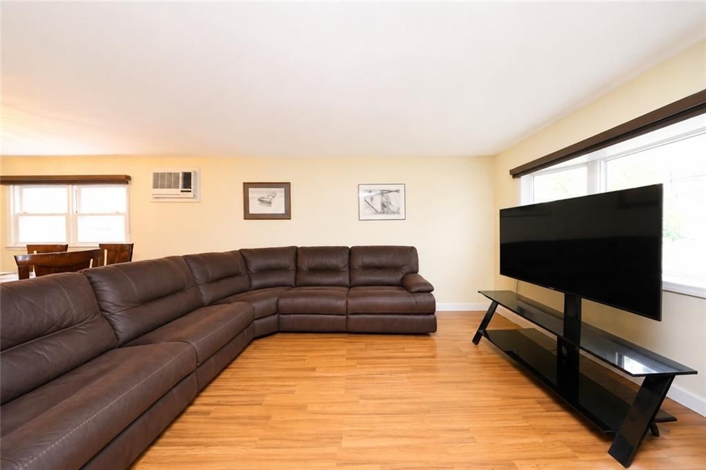 Photo of 52 Cambridge Avenue, Staten Island, NY 10314 (MLS # 501297)