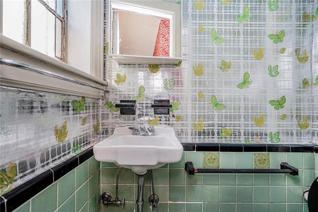 8044 Narrows Avenue, Brooklyn, New York image 37