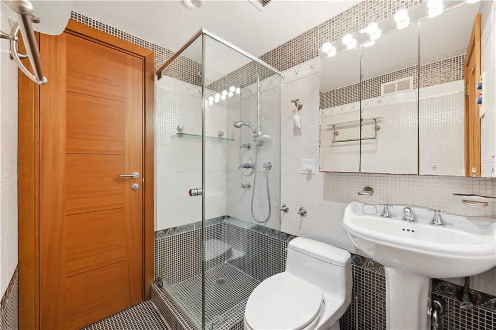 162 Norfolk Street, Brooklyn, New York image 26