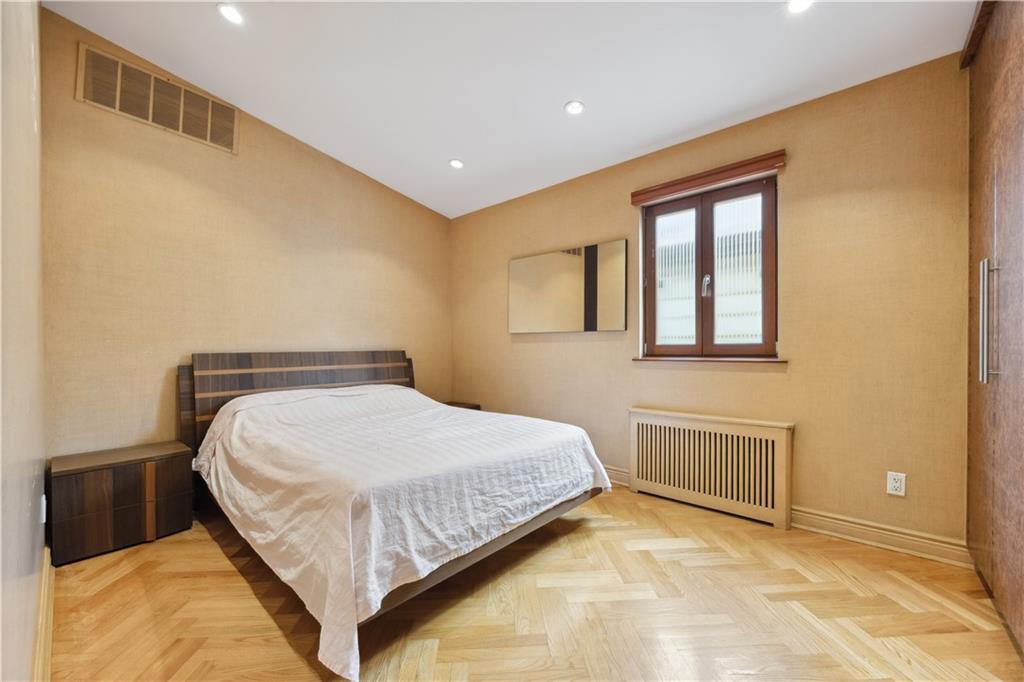 162 Norfolk Street, Brooklyn, New York image 16