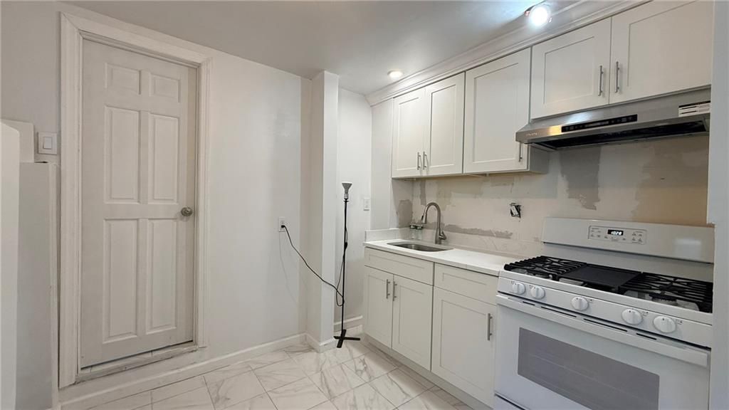 Photo of 119 Raritan Avenue #1, Staten Island, NY 10304 (MLS # 500700)