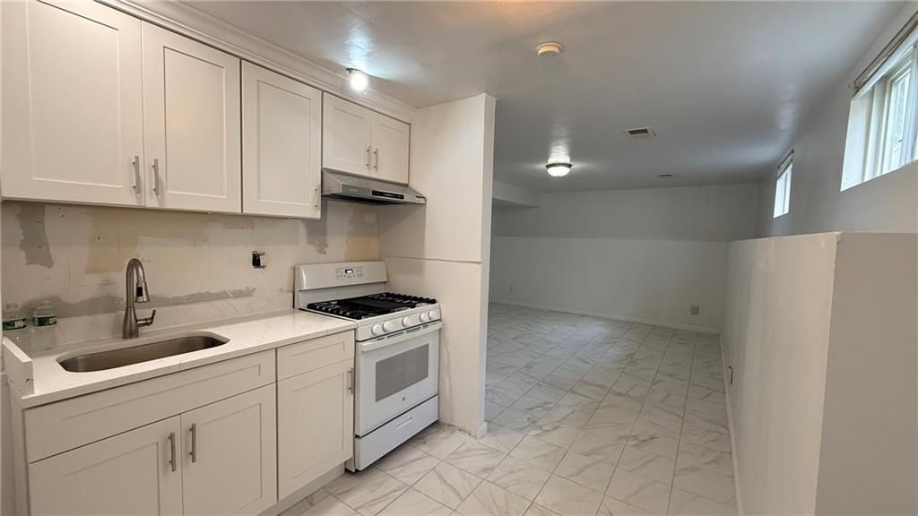 Photo of 119 Raritan Avenue #1, Staten Island, NY 10304 (MLS # 500700)