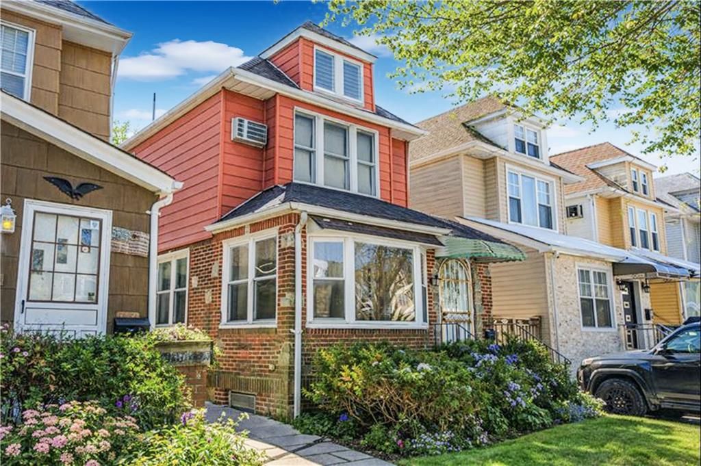 Photo of 6252 80th Road, Glendale, NY 11385 (MLS # 498856)