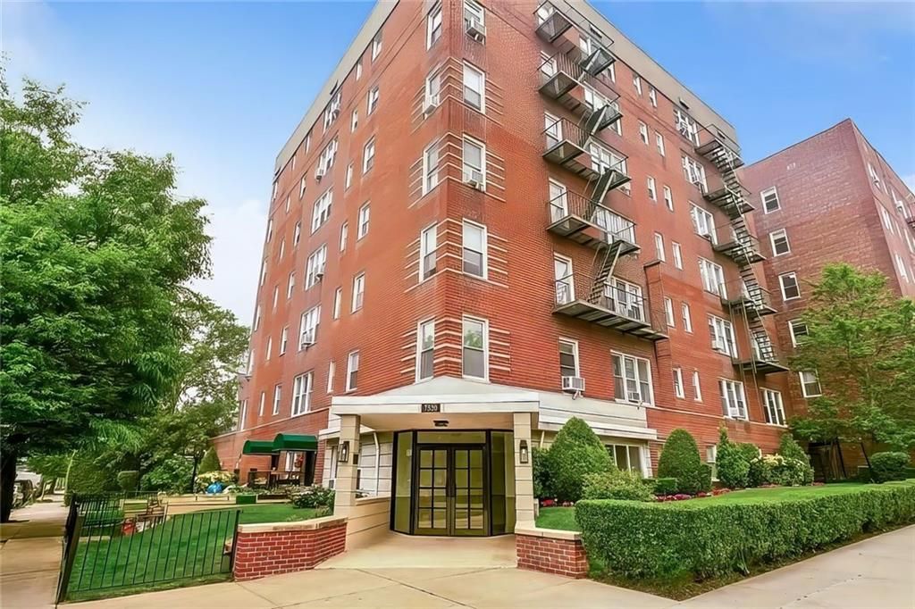 Photo of 7520 Ridge Boulevard #2A, Brooklyn, NY 11209 (MLS # 499424)