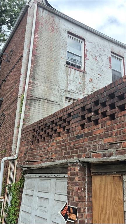 607 East 53rd Street - Photo 2