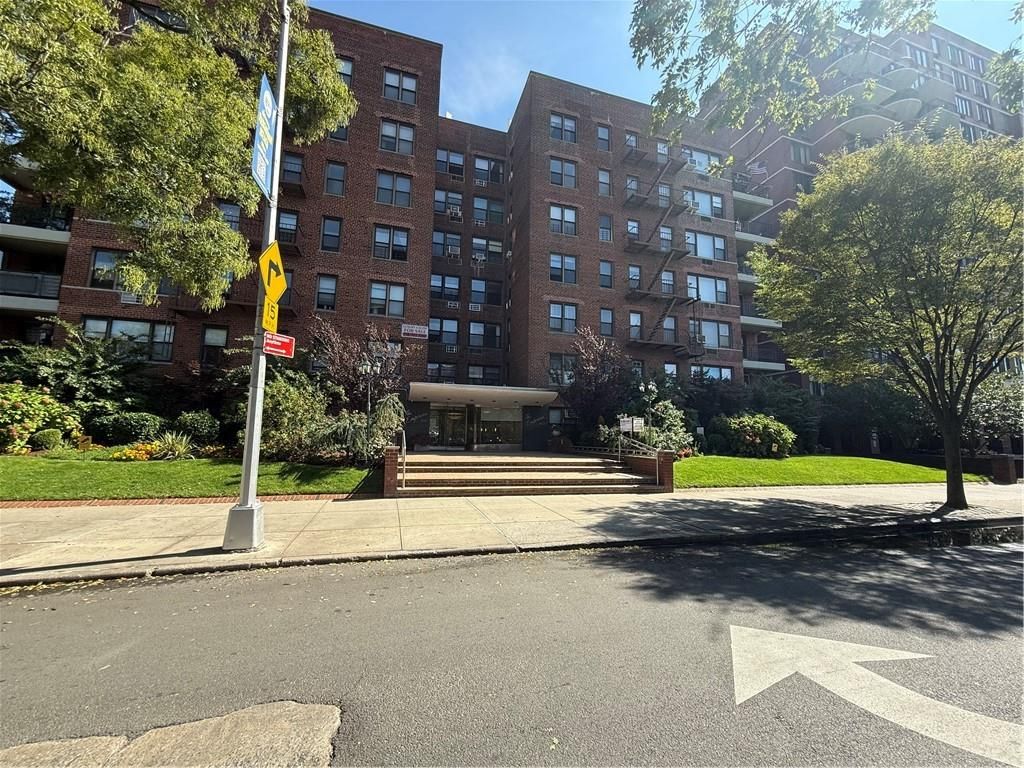 Photo of 3101 Ocean Parkway #4A, Brooklyn, NY 11235 (MLS # 496146)