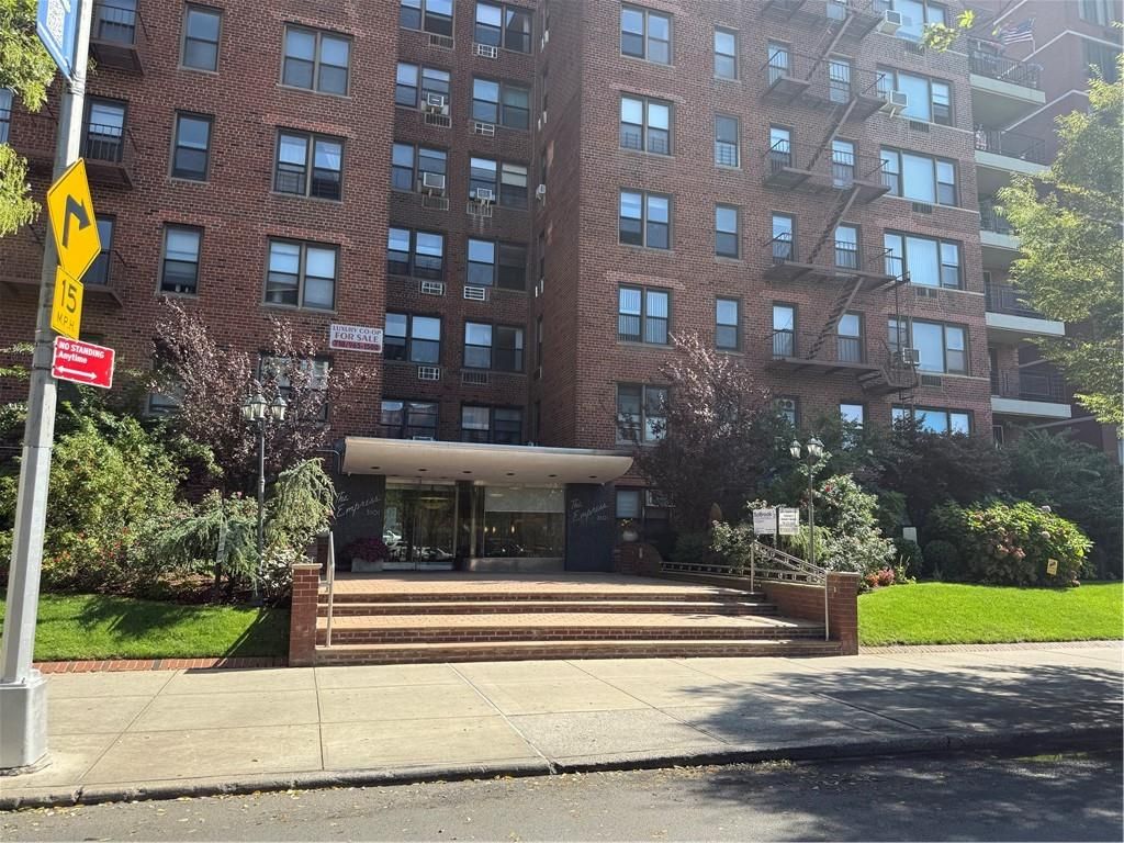 Photo of 3101 Ocean Parkway #4A, Brooklyn, NY 11235 (MLS # 496146)
