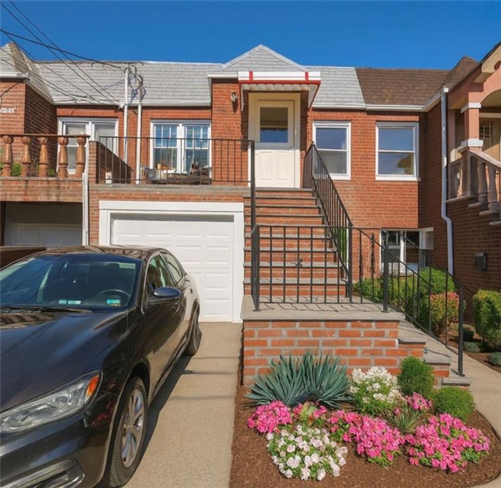 Photo of 9805 Seaview Avenue, Brooklyn, NY 11236 (MLS # 496426)