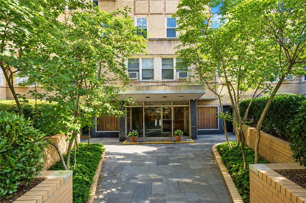 Photo of 1250 Ocean Parkway #6R, Brooklyn, NY 11230 (MLS # 504029)