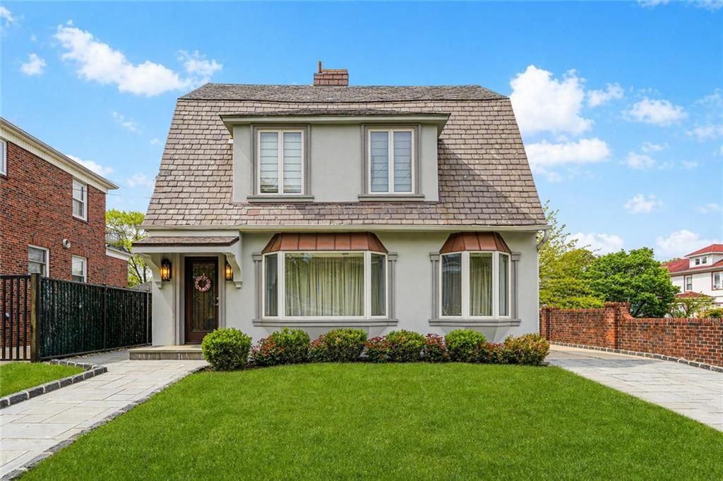 Photo of 125 Garrestson Avenue, Staten Island, NY 10304 (MLS # 501256)
