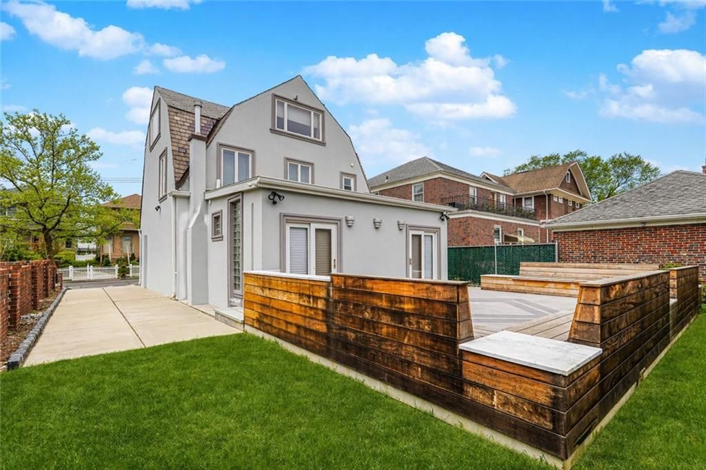Photo of 125 Garrestson Avenue, Staten Island, NY 10304 (MLS # 501256)