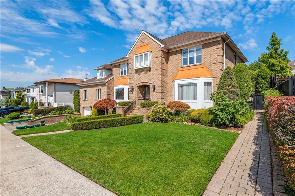 Photo of 265 Barbara Street, Staten Island, NY 10306 (MLS # 495550)