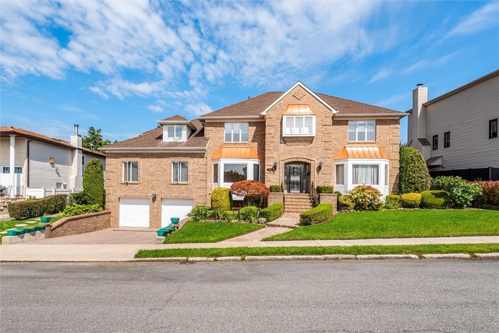 Photo of 265 Barbara Street, Staten Island, NY 10306 (MLS # 495550)