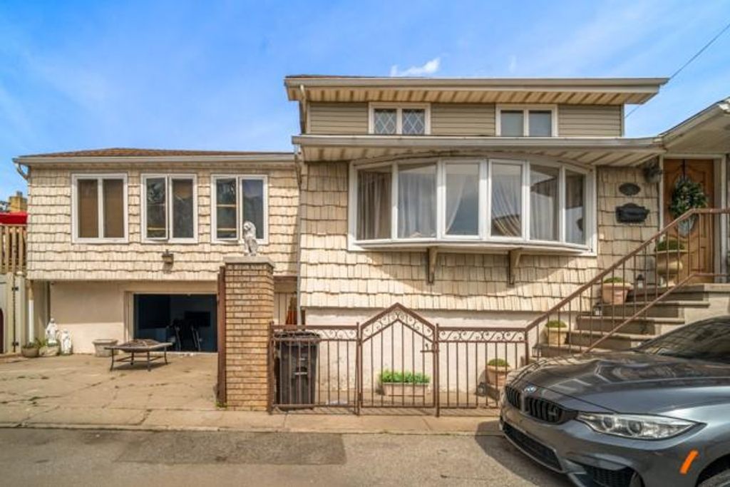 Photo of 10 Canton Court, Brooklyn, NY 11229 (MLS # 500818)