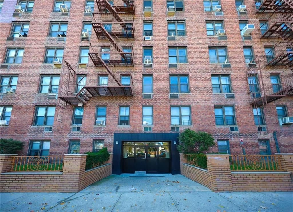 Photo of 2922 Nostrand Avenue #M3, Brooklyn, NY 11229 (MLS # 497028)