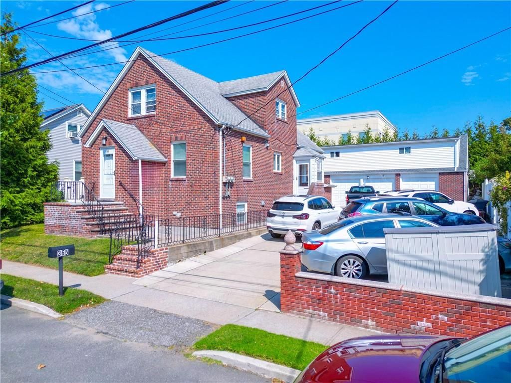 Photo of 365 Liberty Avenue, Staten Island, NY 10305 (MLS # 496467)