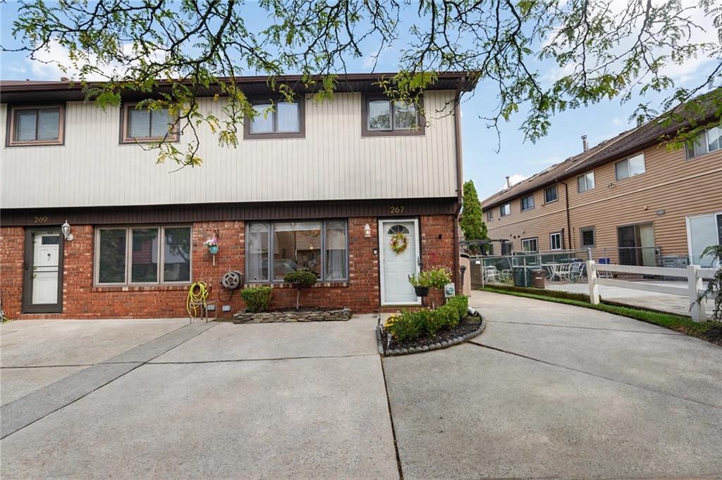 Photo of 267 Rolling Hill Green #267, Staten Island, NY 10312 (MLS # 505441)