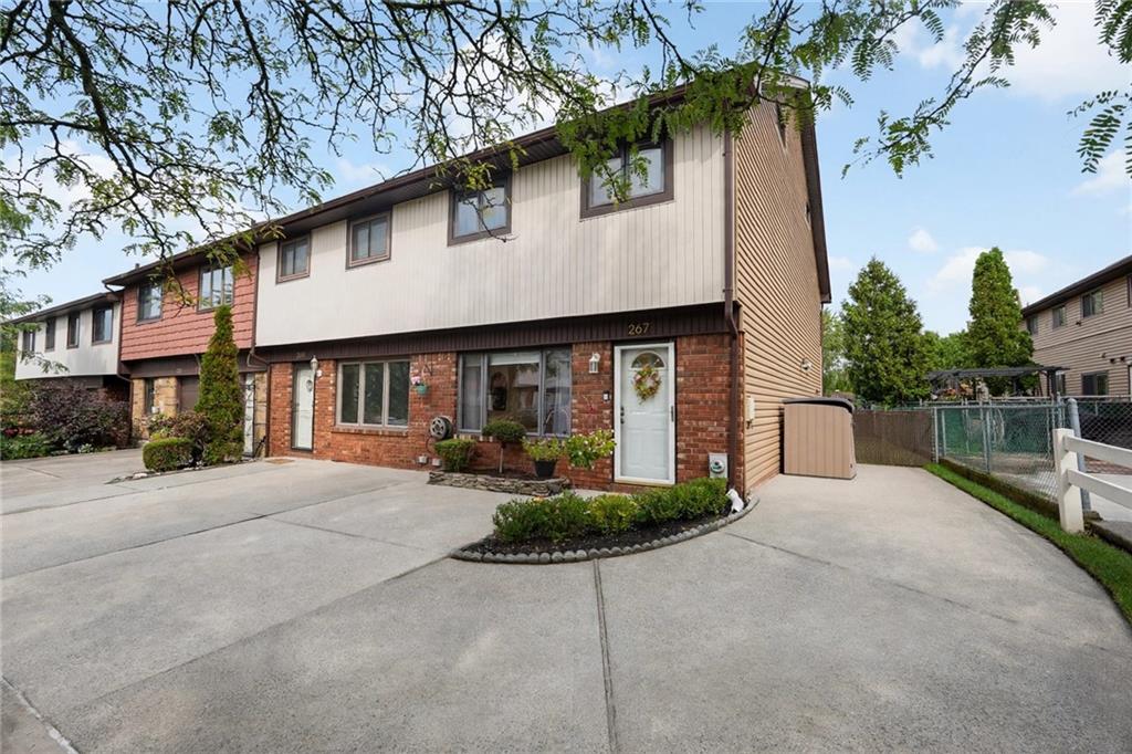 Photo of 267 Rolling Hill Green #267, Staten Island, NY 10312 (MLS # 505441)