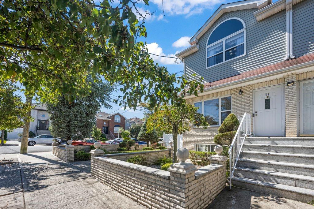 Photo of 24 Hart Place, Staten Island, NY 10307 (MLS # 504423)