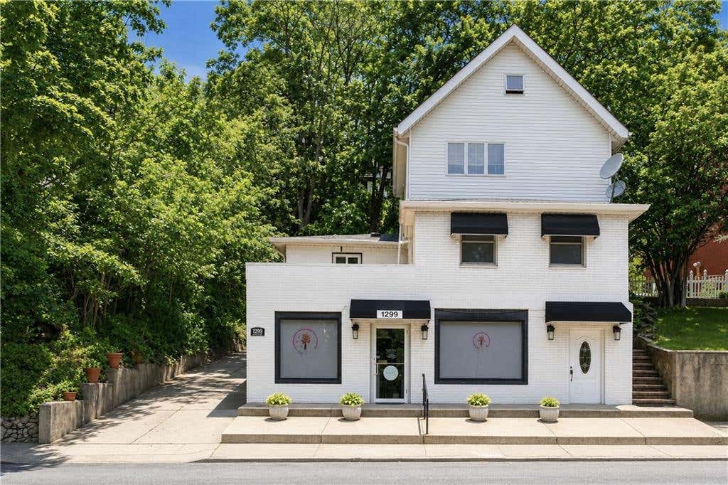 Photo of 1299 Richmond Road, Staten Island, NY 10304 (MLS # 502575)