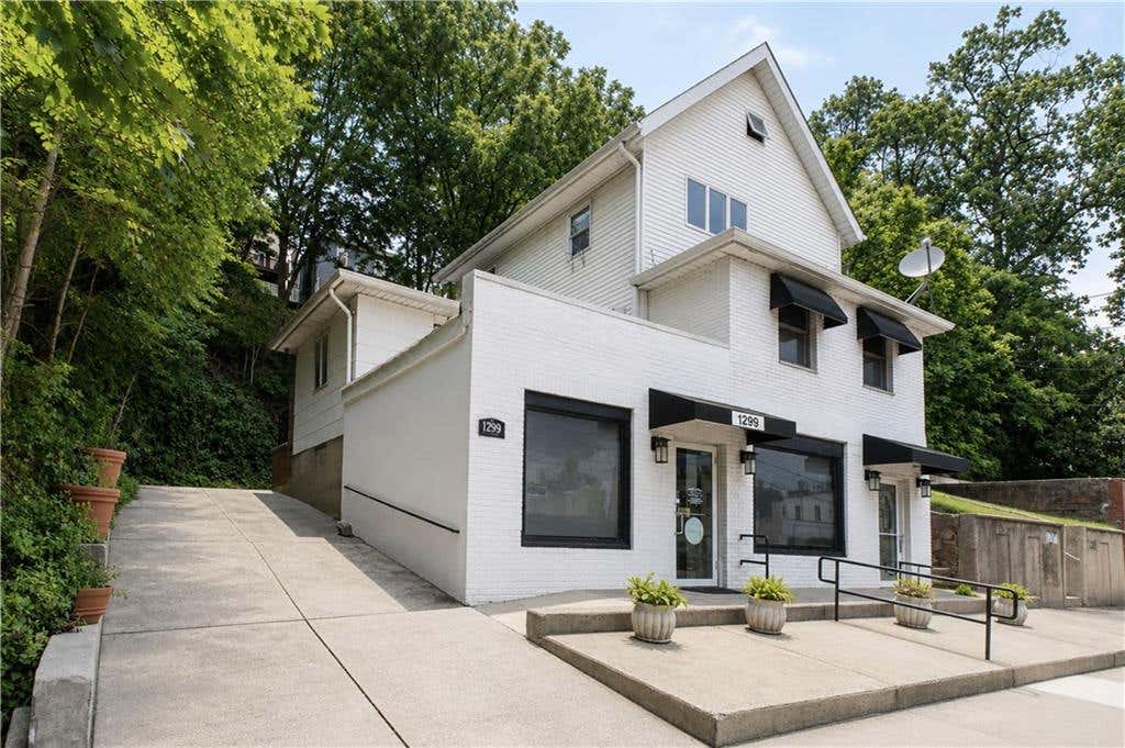 Photo of 1299 Richmond Road, Staten Island, NY 10304 (MLS # 502575)