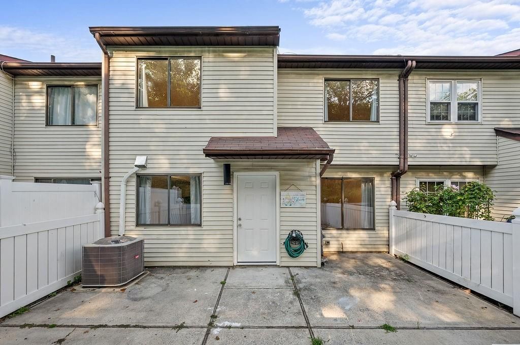 Photo of 190A Pierce Street, Staten Island, NY 10304 (MLS # 496516)