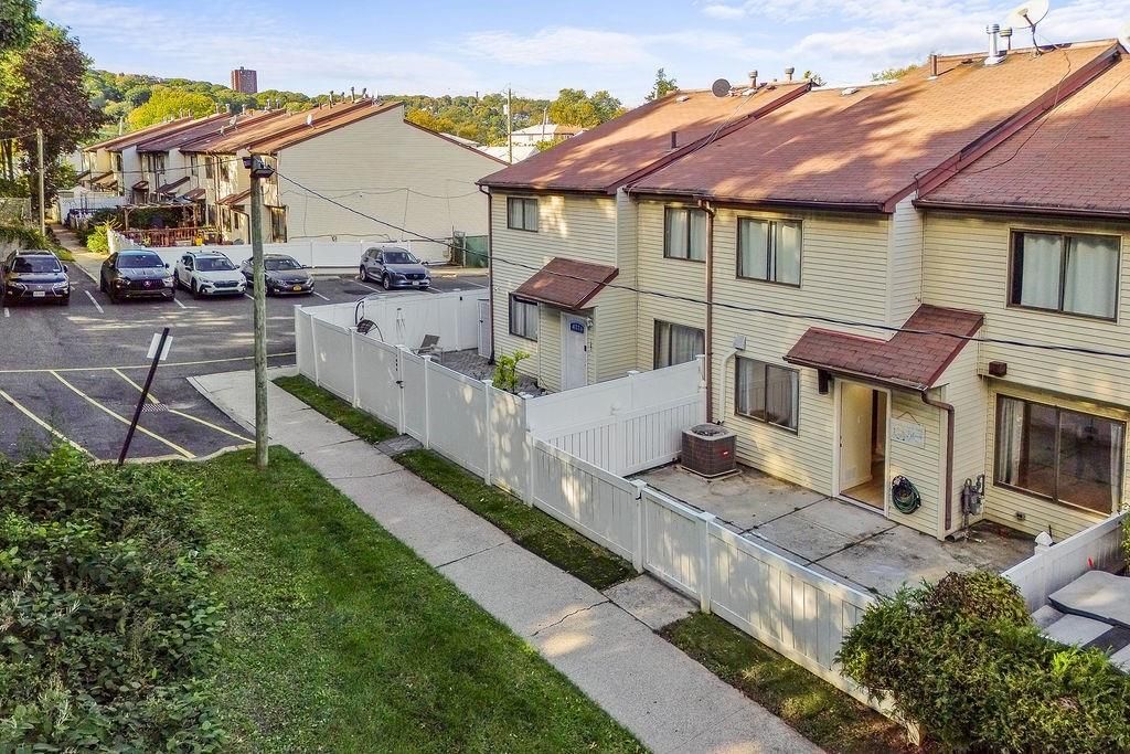 Photo of 190A Pierce Street, Staten Island, NY 10304 (MLS # 496516)