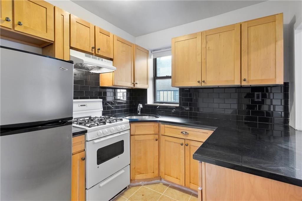 Photo of 129 Beach 118th Street #2L, Rockaway Park, NY 11694 (MLS # 497761)