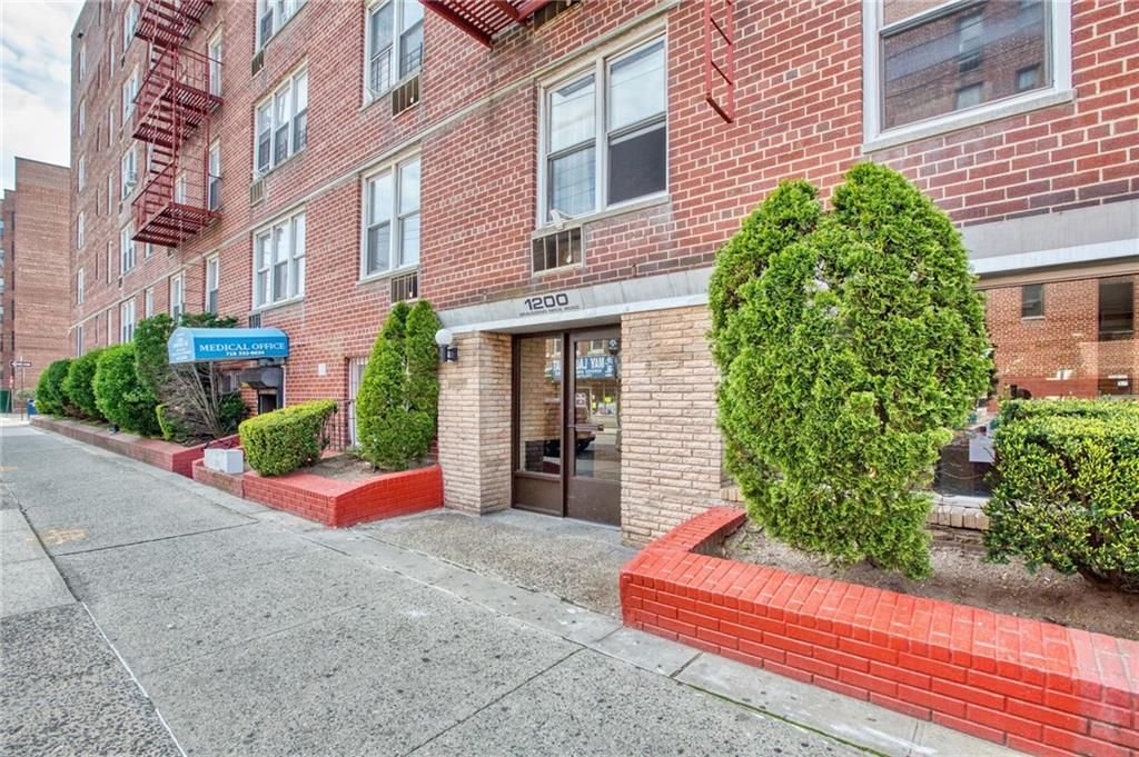 Photo of 1200 Gravesend Neck Road #4C, Brooklyn, NY 11229 (MLS # 499825)