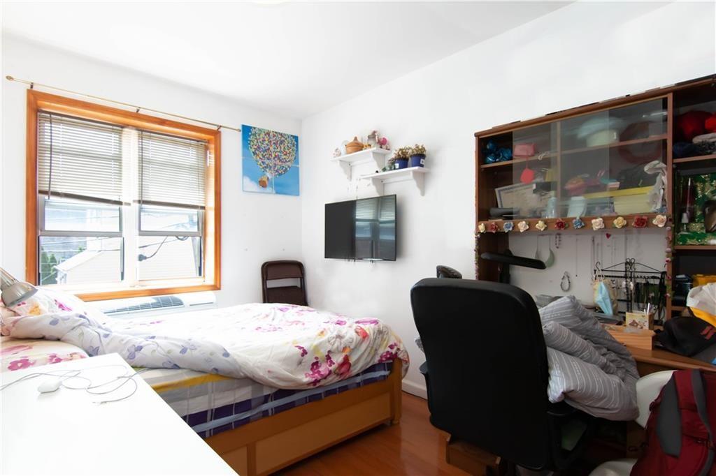 140 Avenue O #2R, Brooklyn, New York image 4
