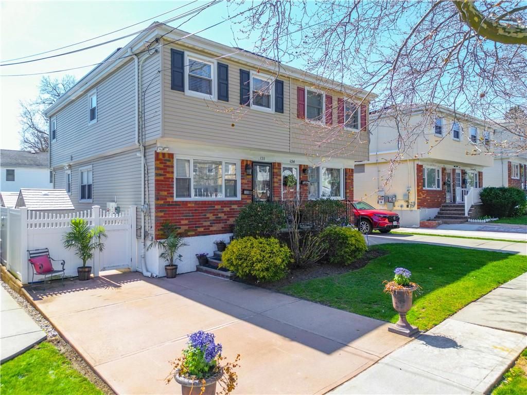 Photo of 138 Buffalo Street, Staten Island, NY 10306 (MLS # 500384)