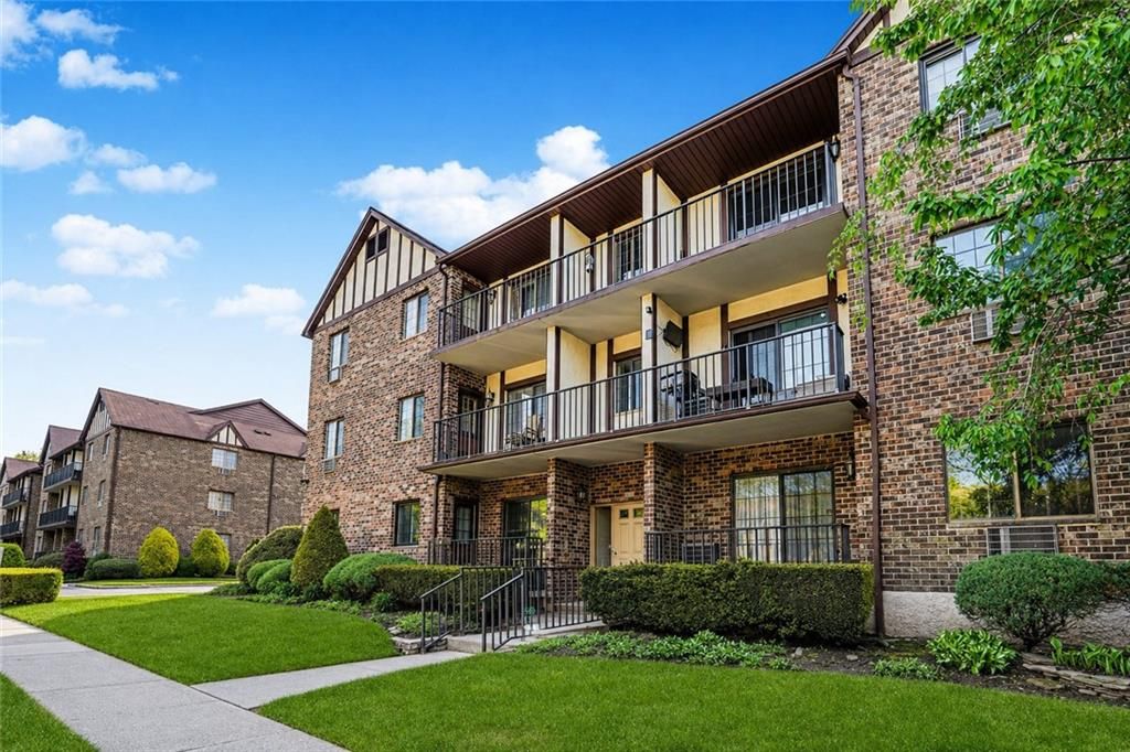 Photo of 160 Devon Loop #2, Staten Island, NY 10314 (MLS # 500921)