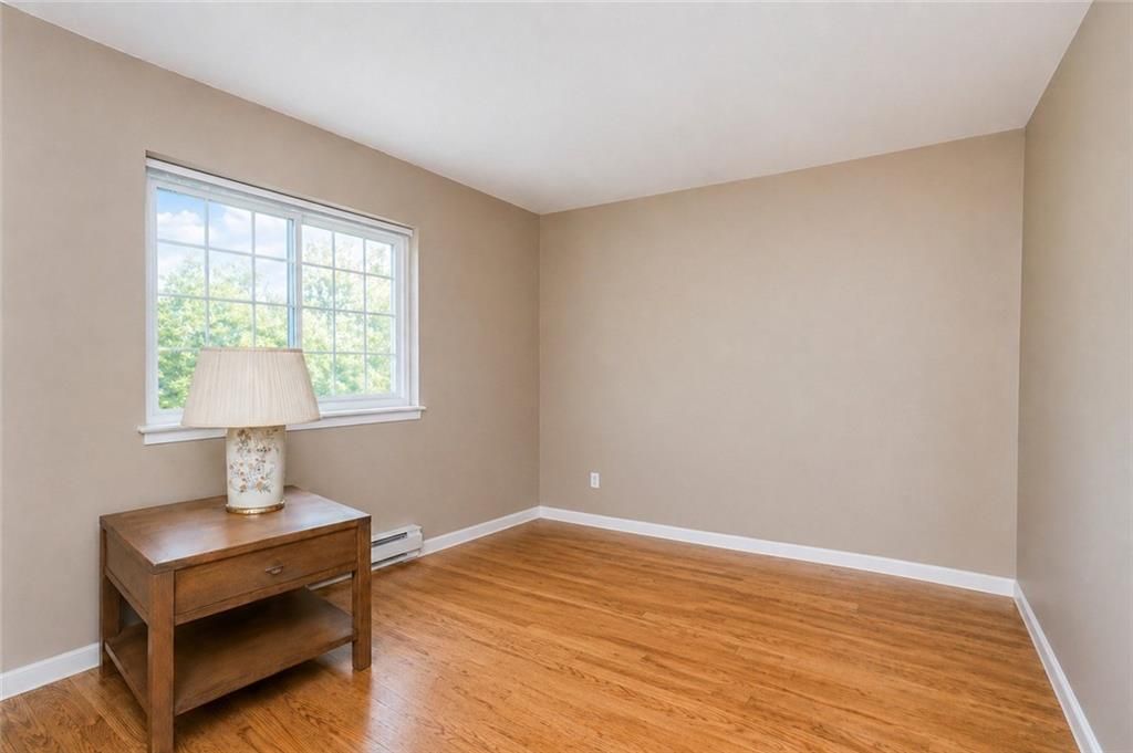 Photo of 160 Devon Loop #2, Staten Island, NY 10314 (MLS # 500921)